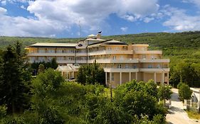 Белвю Хотел